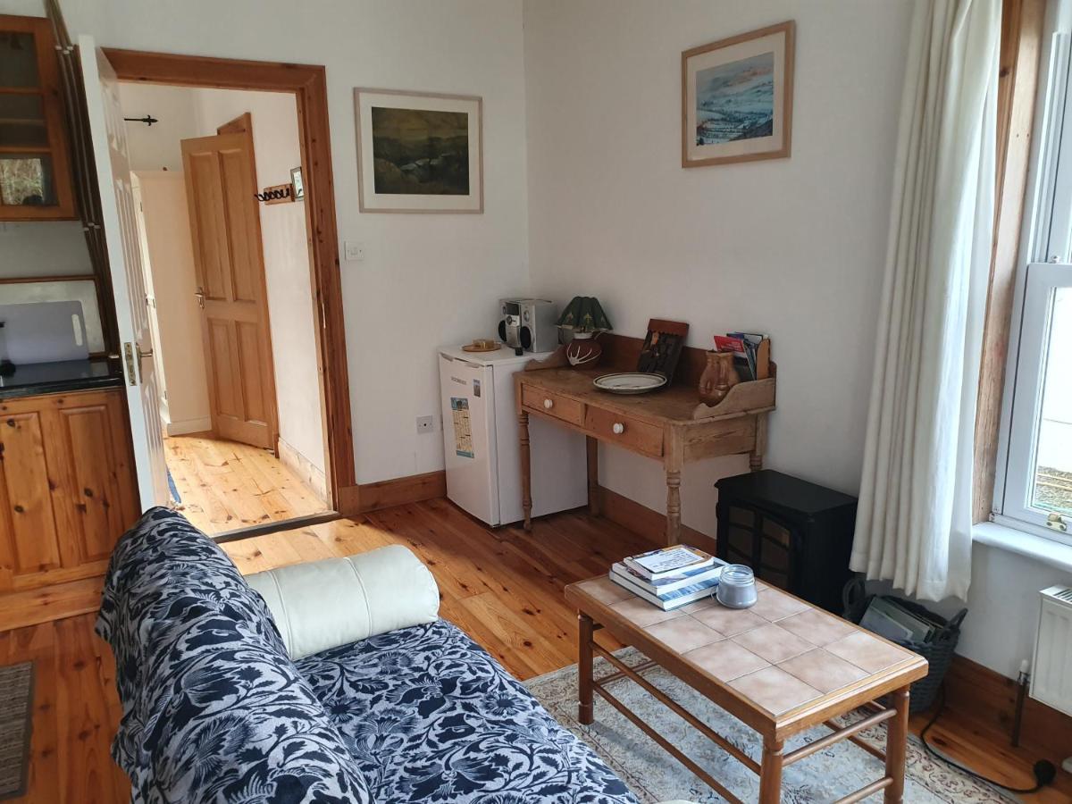 Cosy Self Contained Cottage With Stunning Views Killaloe Eksteriør billede